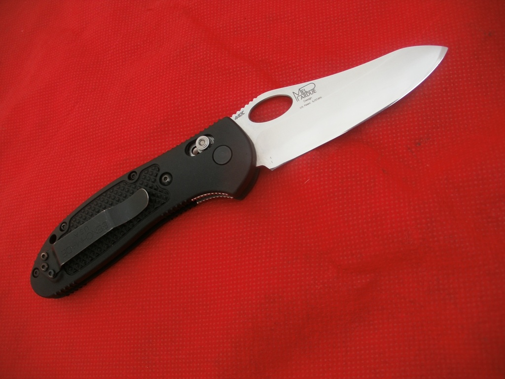 ) Benchmade 550
