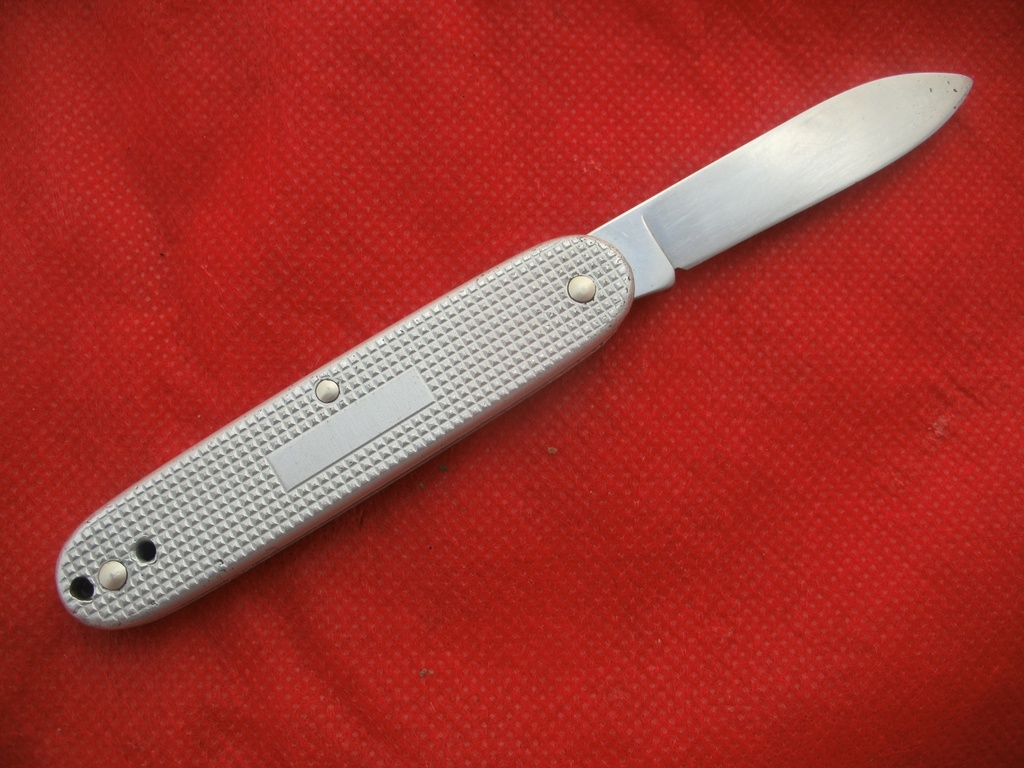 ) Victorinox